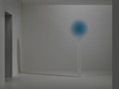 Installation view: Helen Pashgian, New Lenses and Spheres